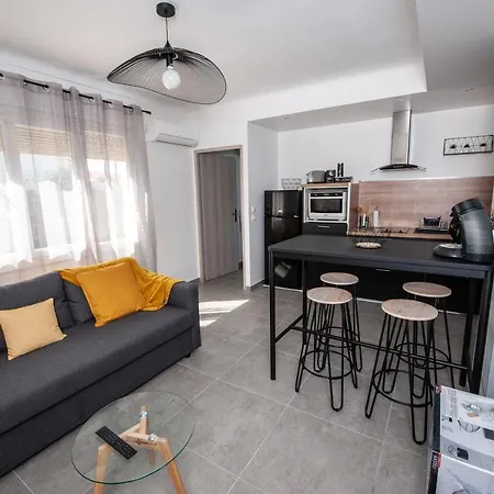 Apartment Explore The World 1 *